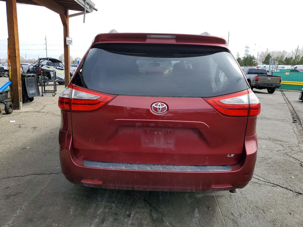 2015 TOYOTA SIENNA
