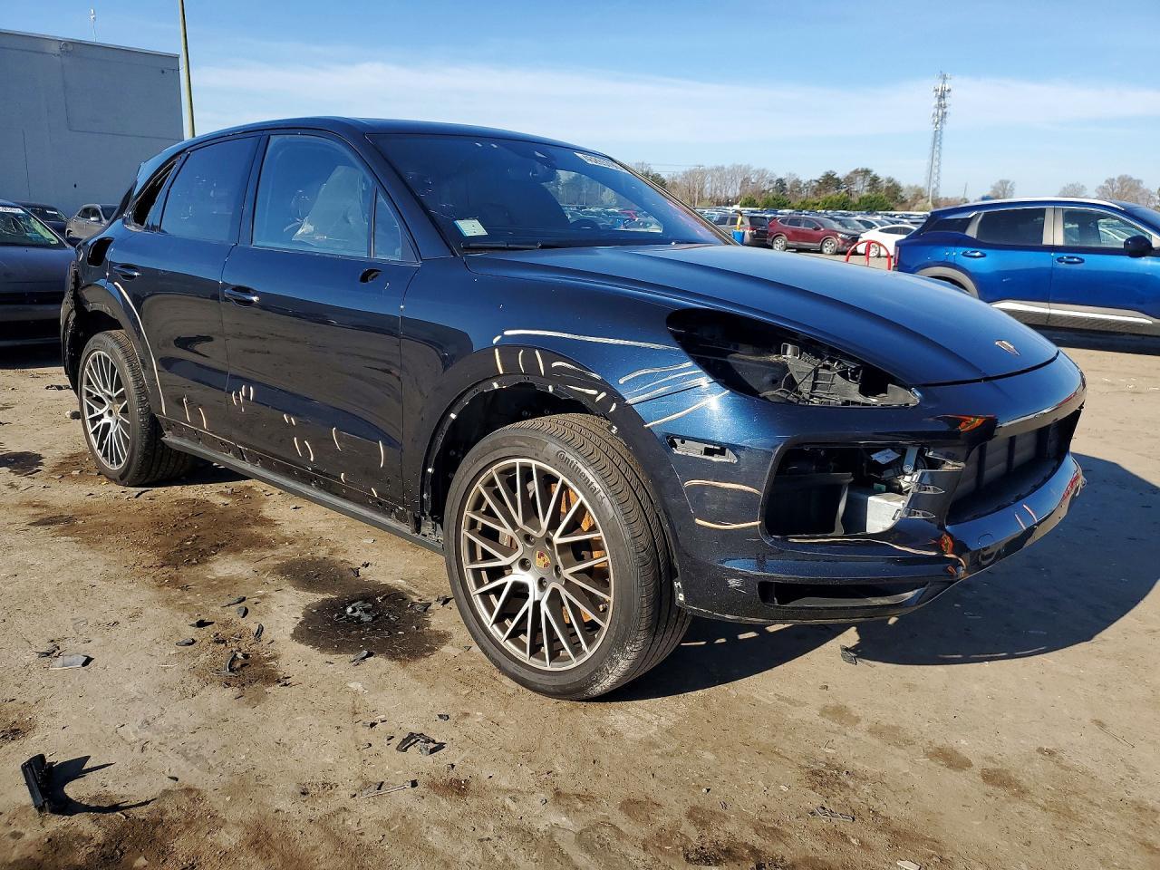 2022 PORSCHE CAYENNE