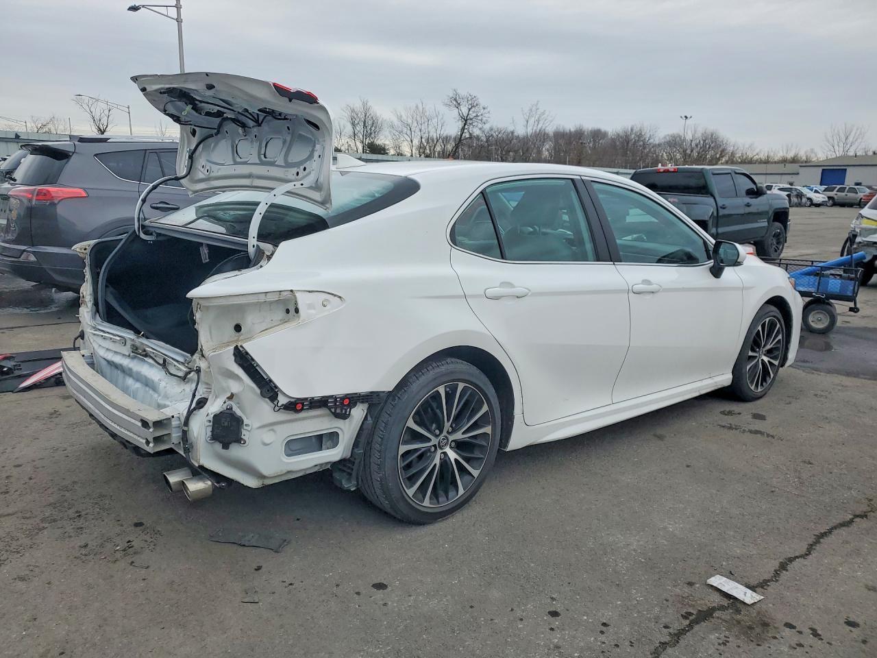 2019 TOYOTA CAMRY