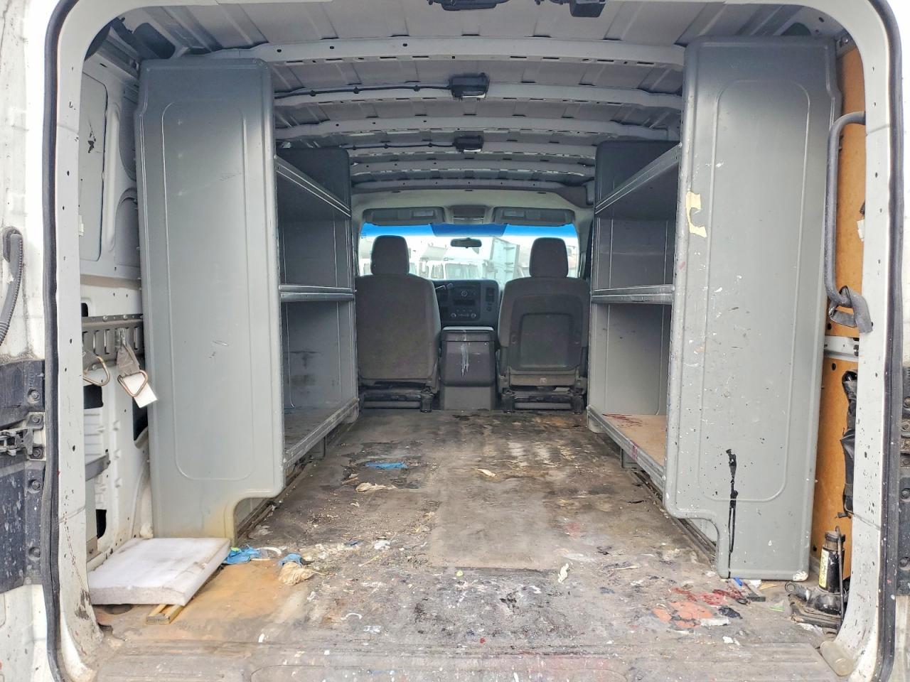 2012 NISSAN NV 2500