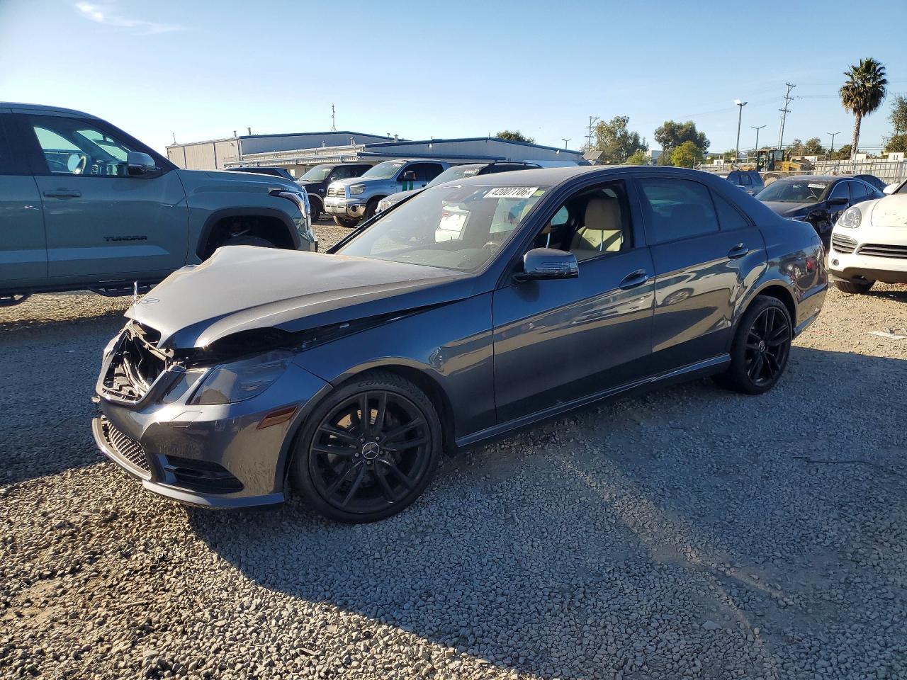 2013 MERCEDES-BENZ E-Class