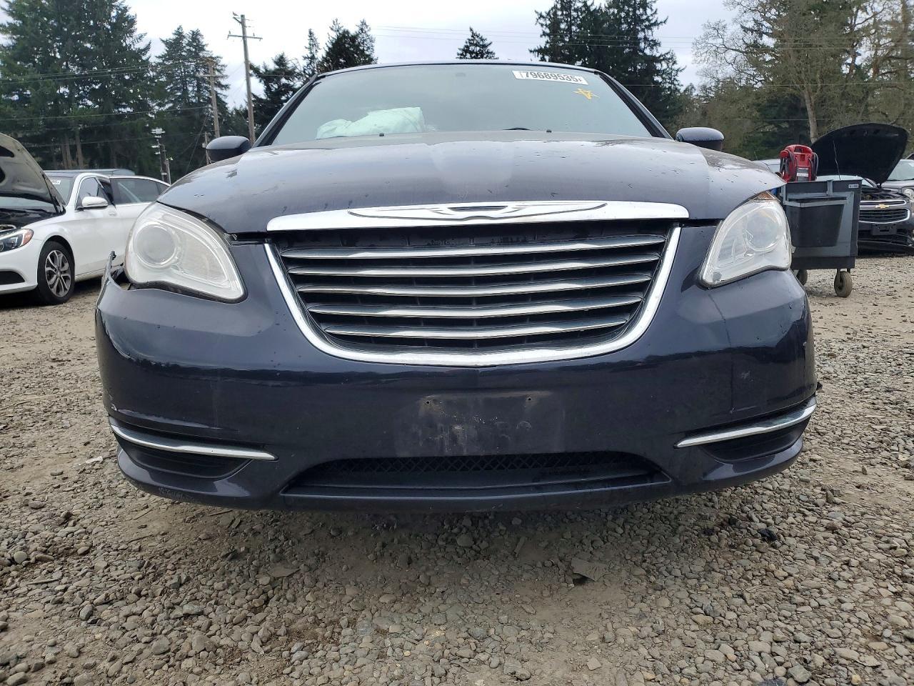 2011 CHRYSLER 200