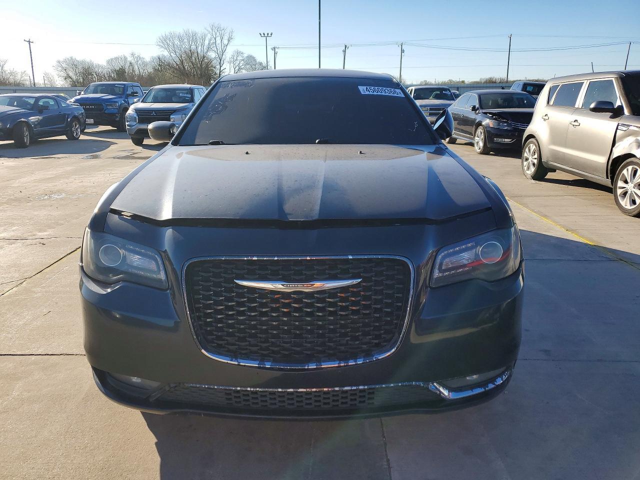 2019 CHRYSLER 300