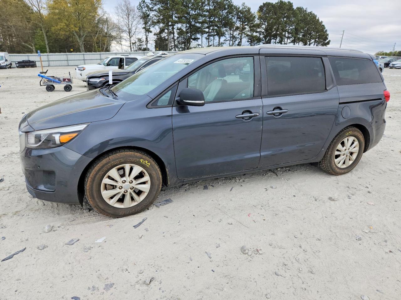 2016 KIA SEDONA