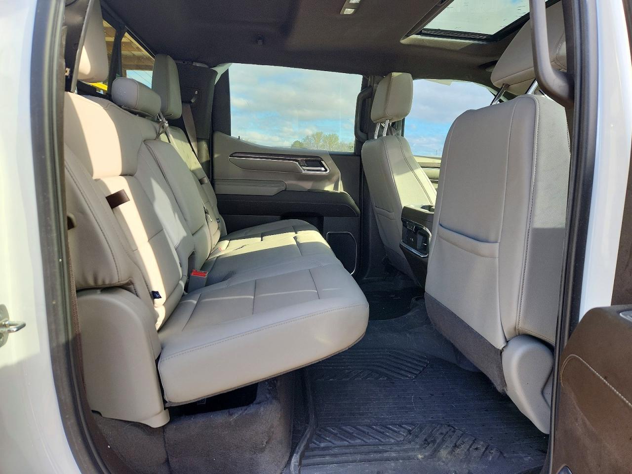 2024 CHEVROLET Silverado