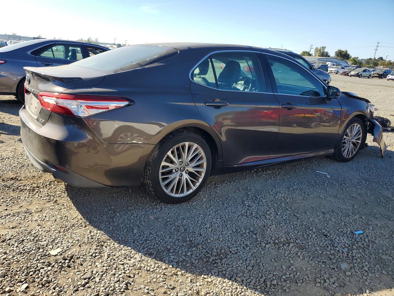 2018 TOYOTA CAMRY