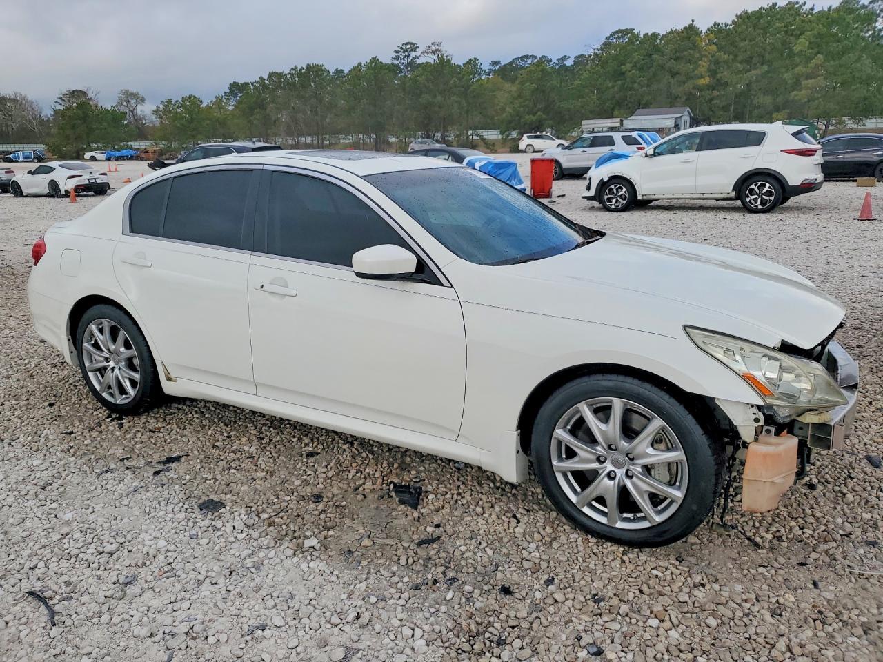 2013 INFINITI G37