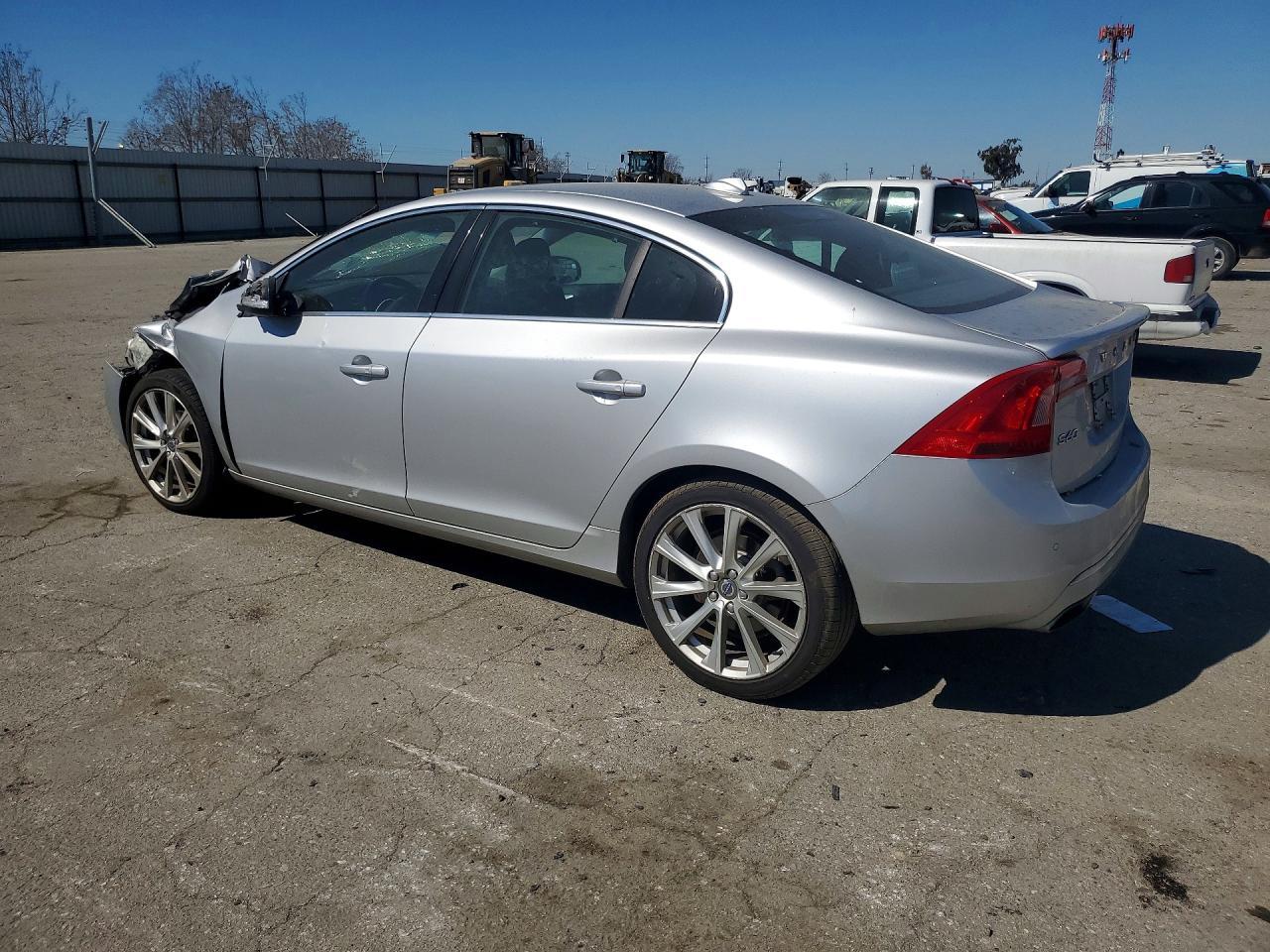 2017 VOLVO S60