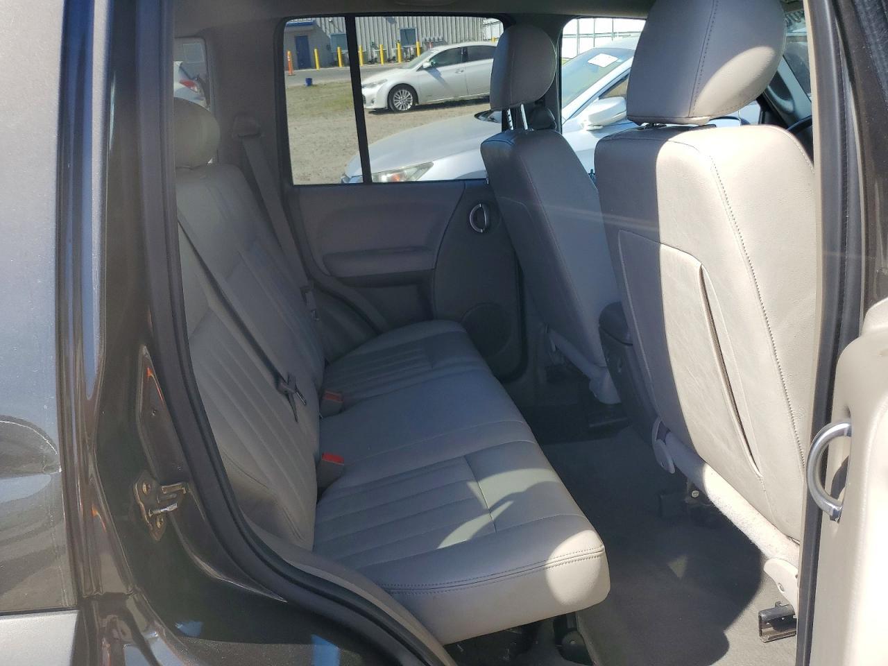 2005 JEEP Liberty
