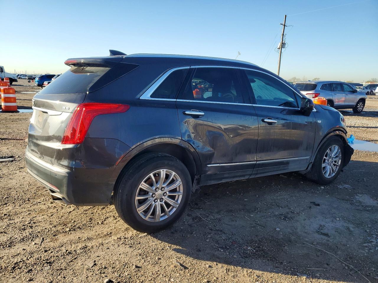 2017 CADILLAC XT5