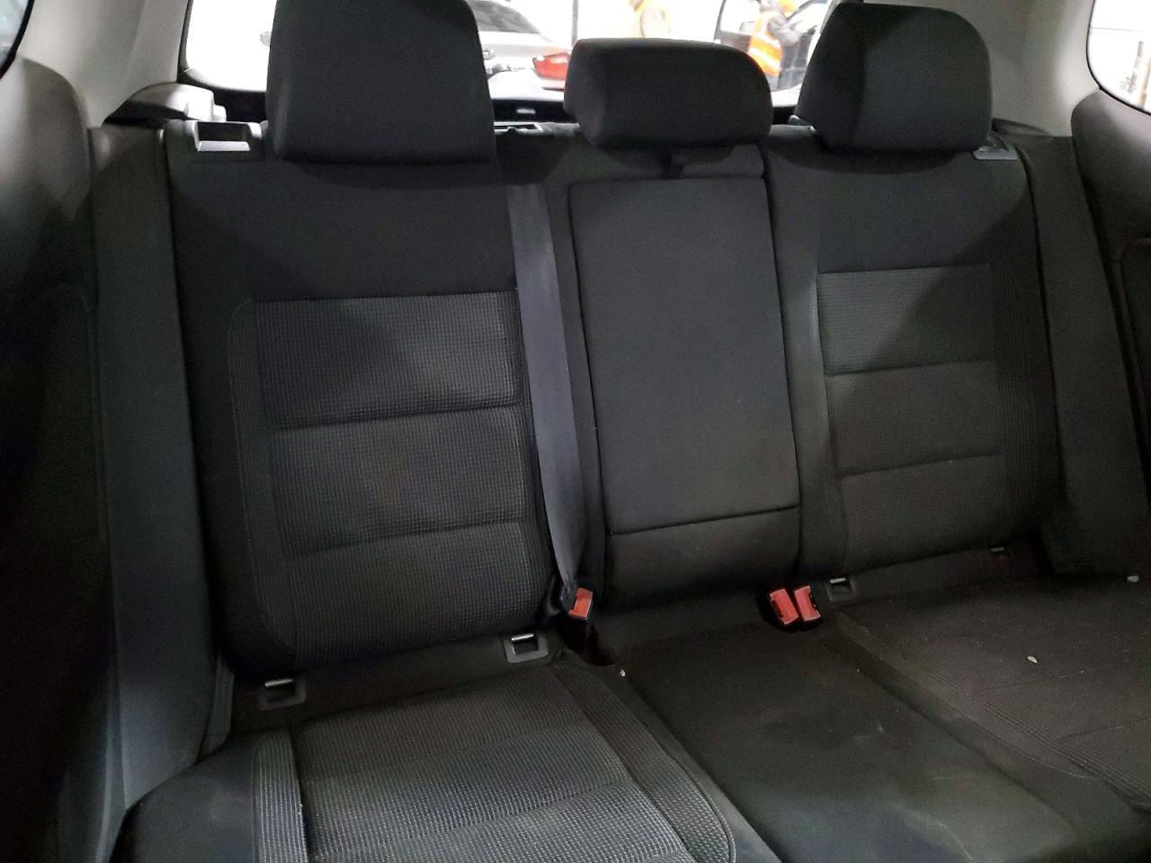 2011 VOLKSWAGEN GOLF