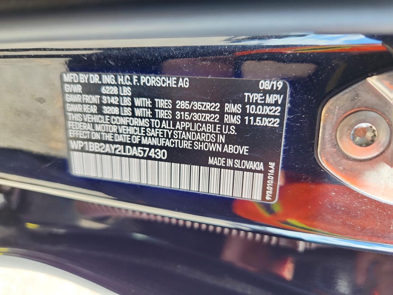 2020 PORSCHE CAYENNE