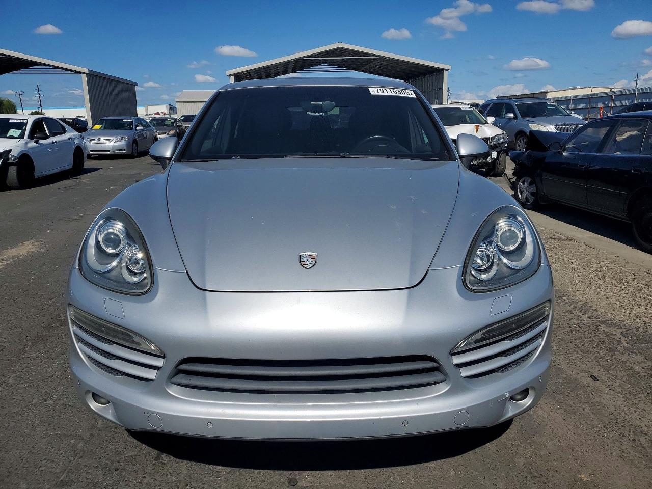 2011 PORSCHE CAYENNE