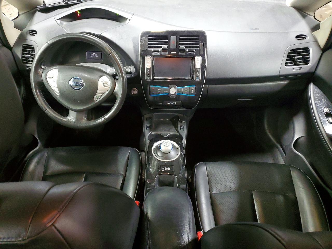 2017 NISSAN LEAF