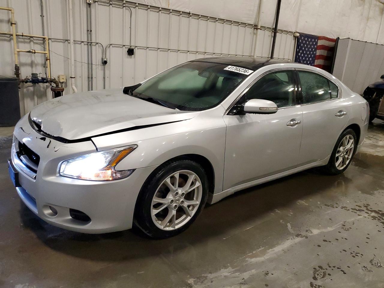 2014 NISSAN Maxima