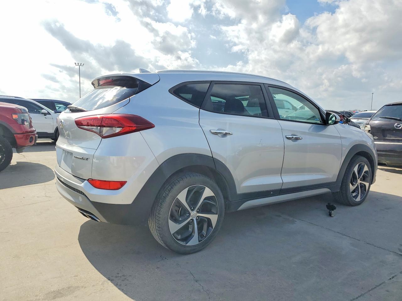 2017 HYUNDAI TUCSON