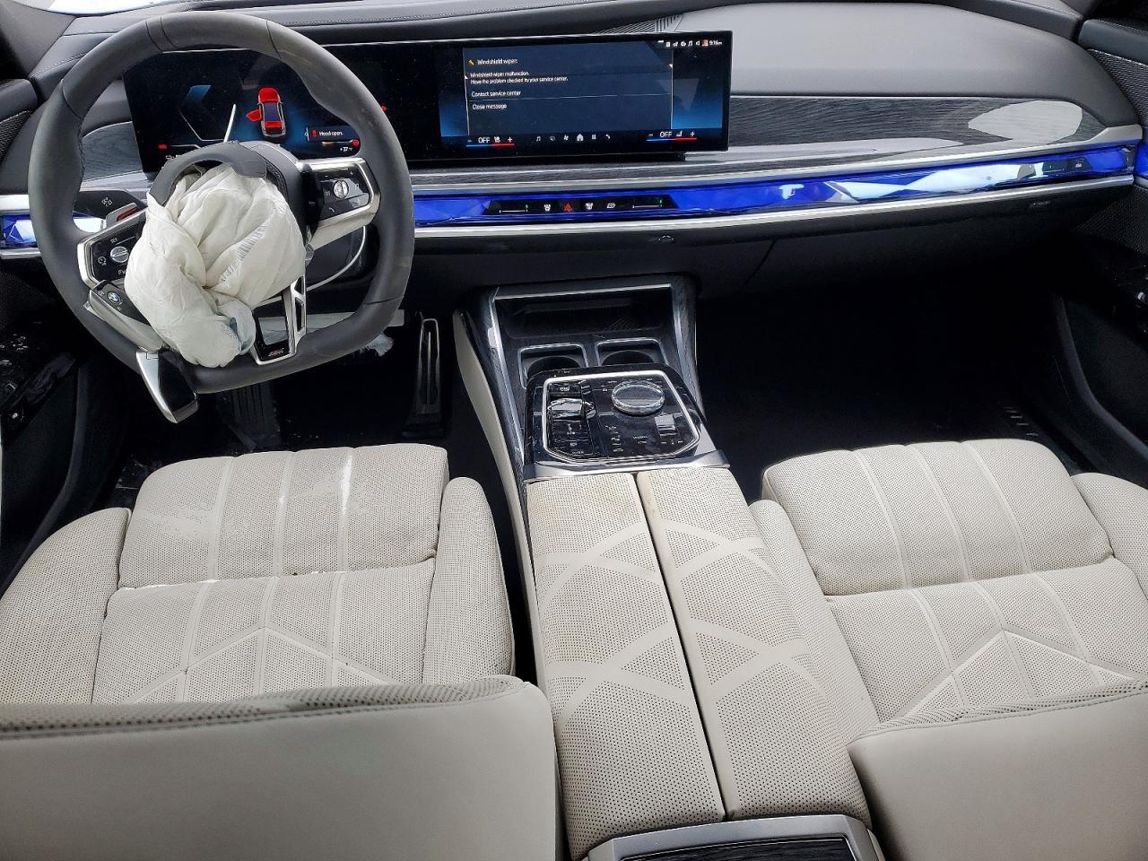 2025 BMW i7