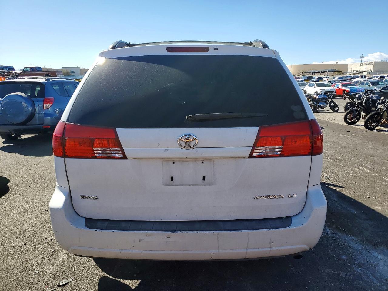 2004 TOYOTA SIENNA