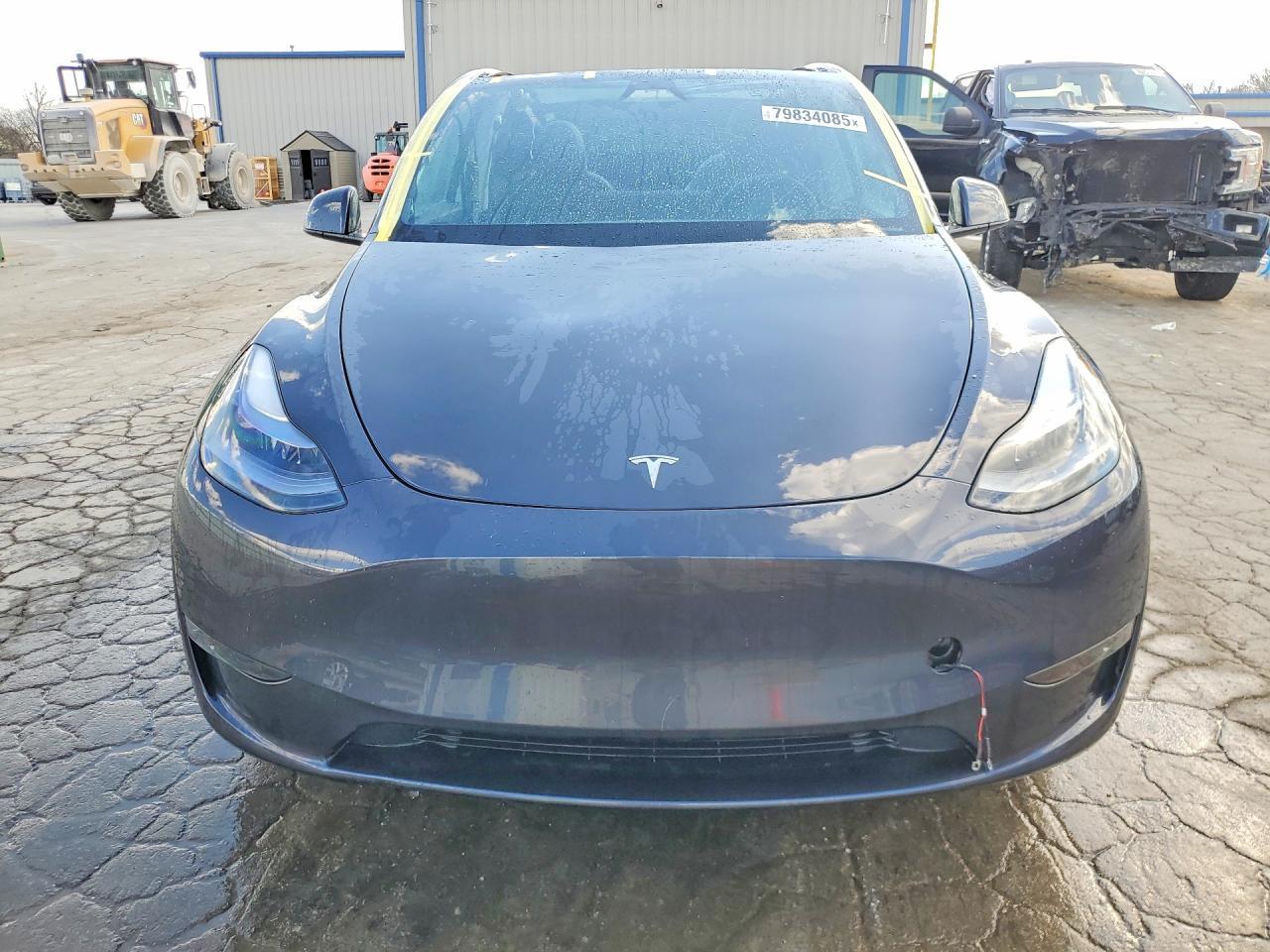 2025 TESLA MODEL Y