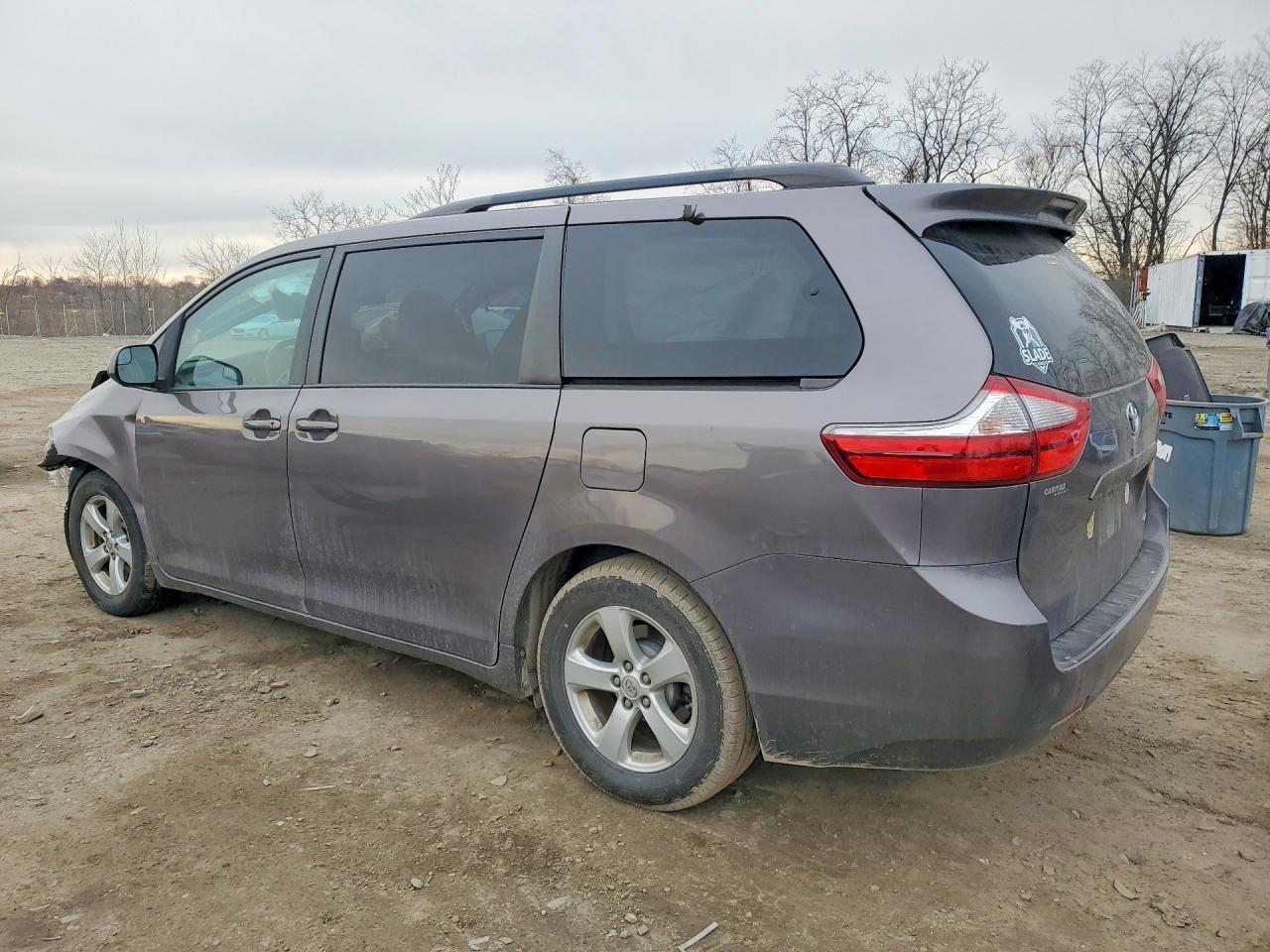 2015 TOYOTA SIENNA