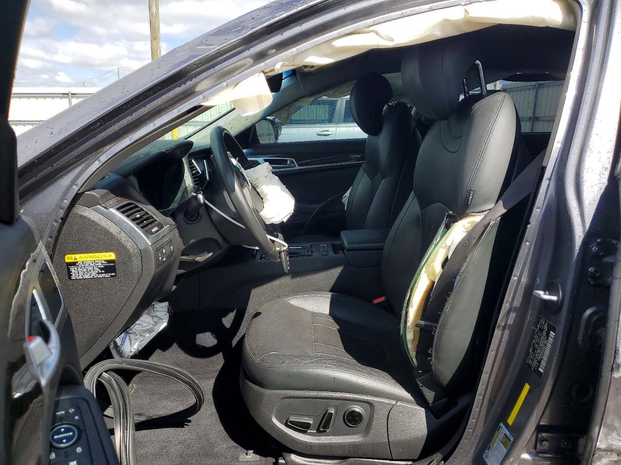 2016 HYUNDAI GENESIS