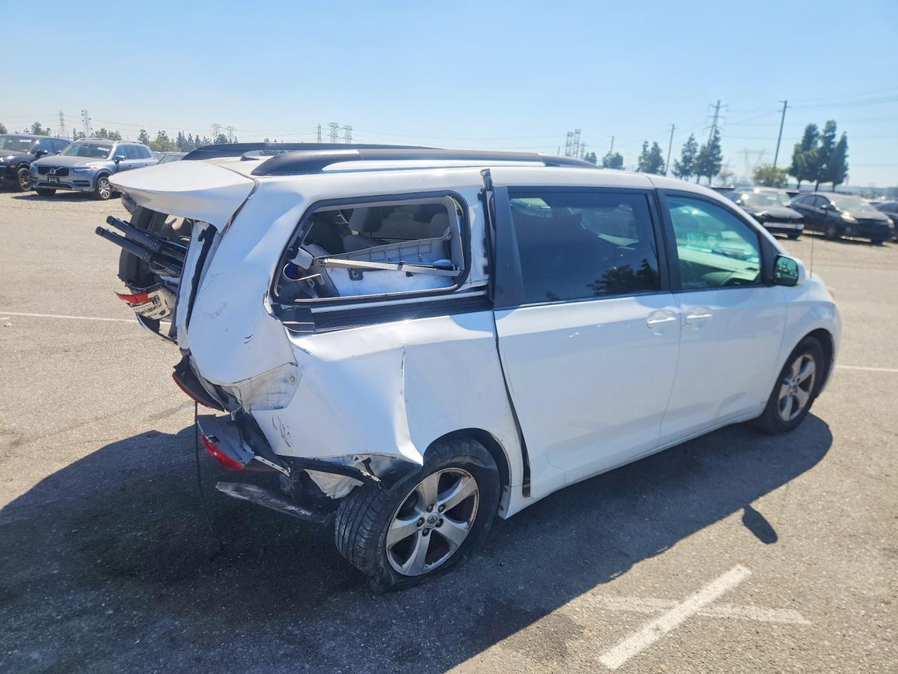 2014 TOYOTA SIENNA