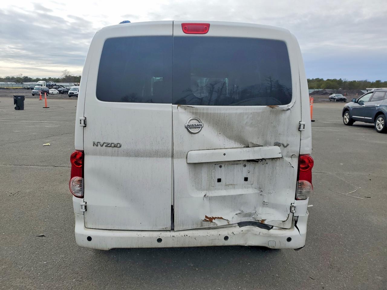 2021 NISSAN NV 200