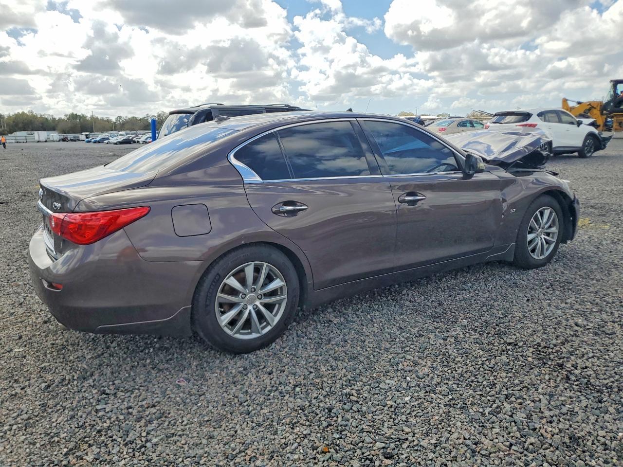 2015 INFINITI Q50