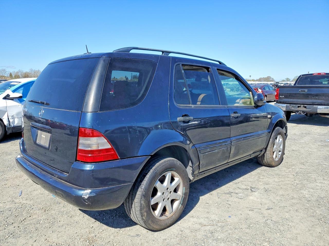 2001 MERCEDES-BENZ ML-Class