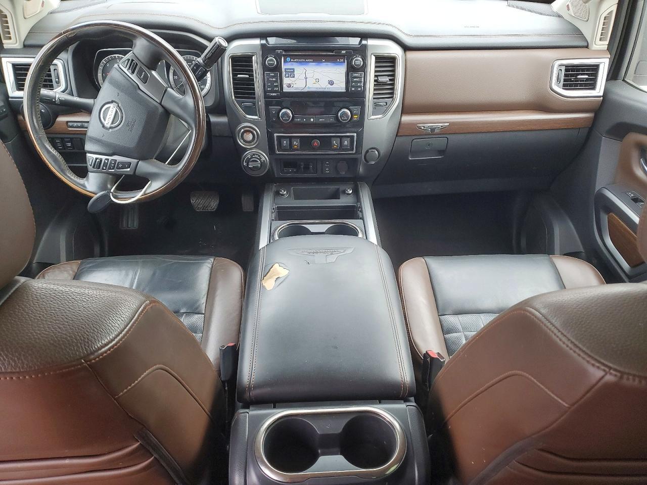 2017 NISSAN Titan