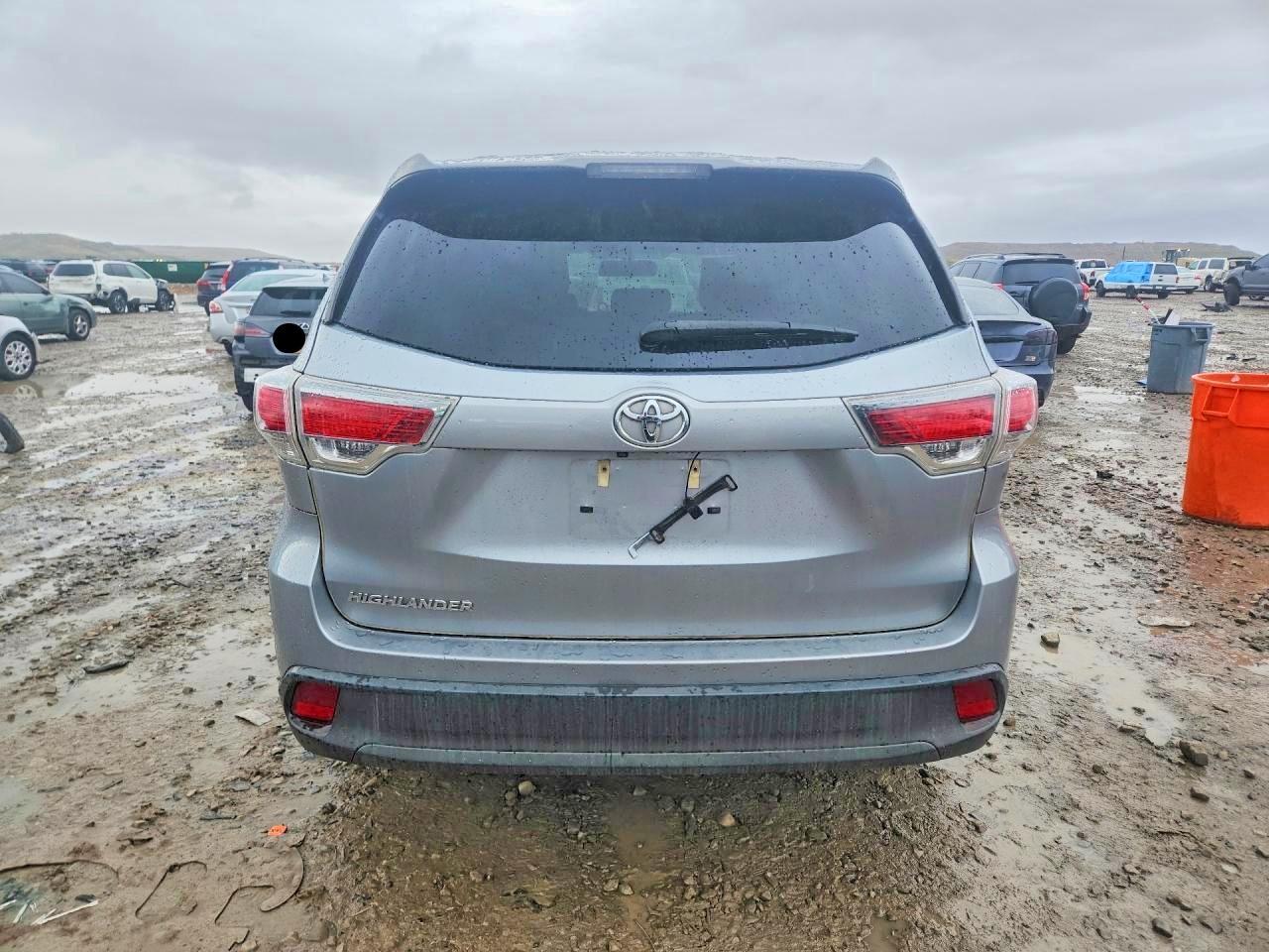 2016 TOYOTA HIGHLANDER