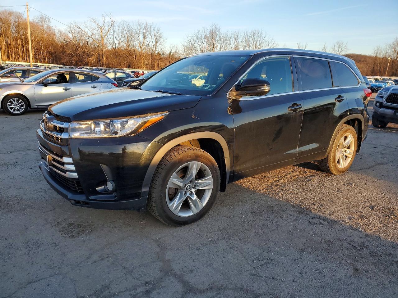 2017 TOYOTA HIGHLANDER