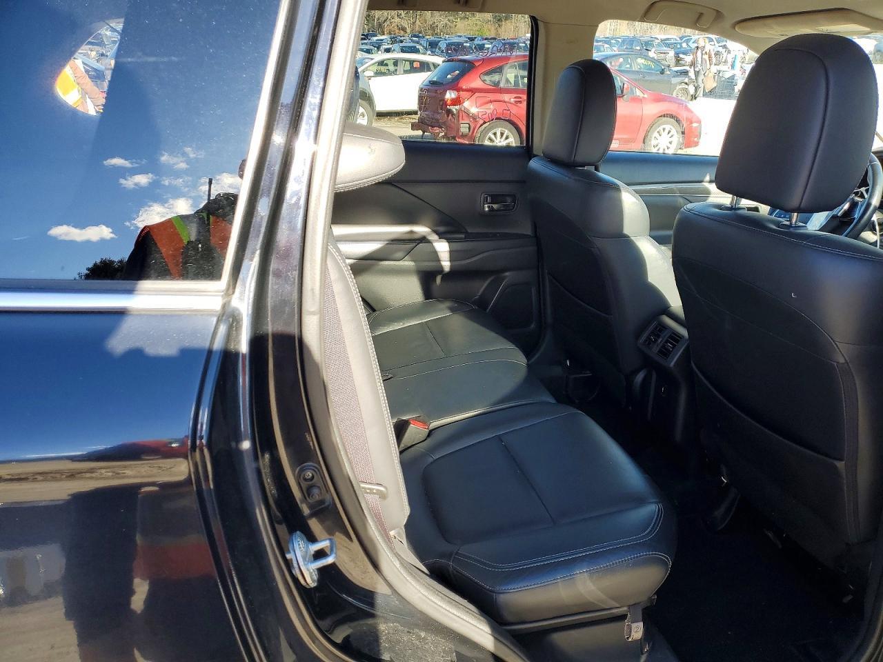 2019 MITSUBISHI outlander
