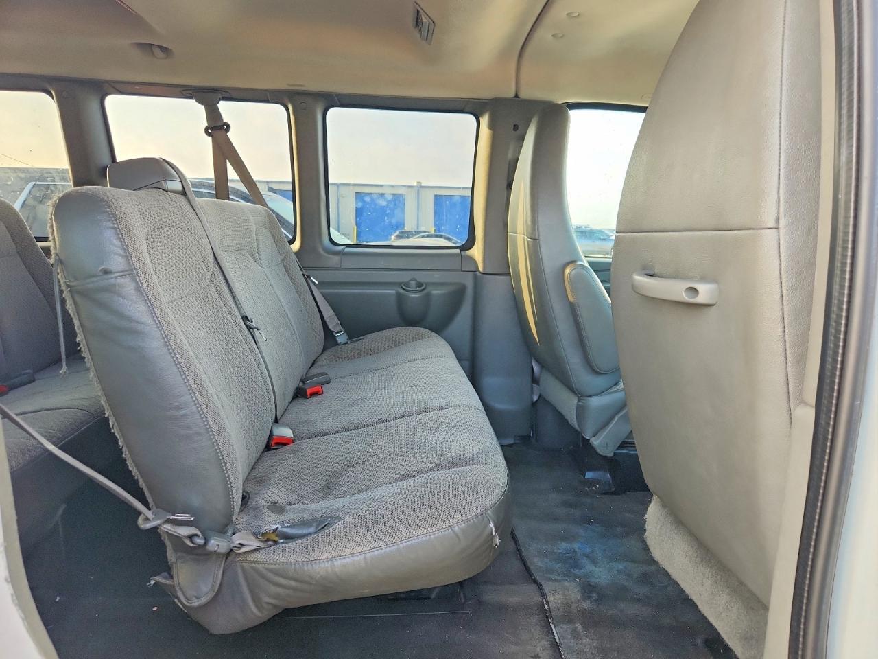 2011 CHEVROLET Express 3500