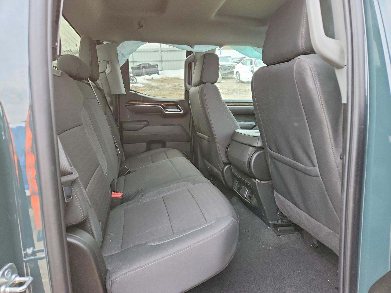 2025 CHEVROLET Silverado