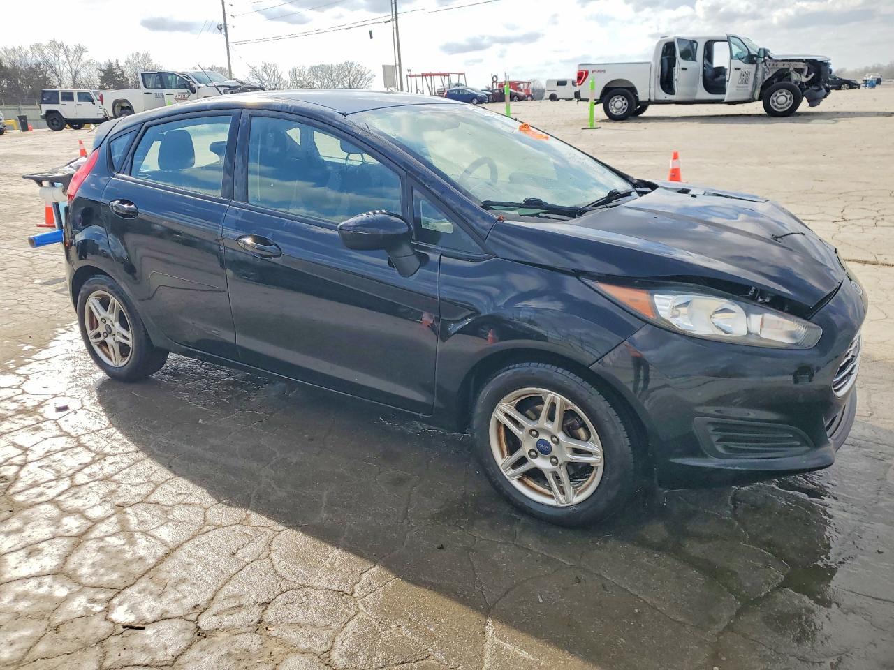 2017 FORD Fiesta
