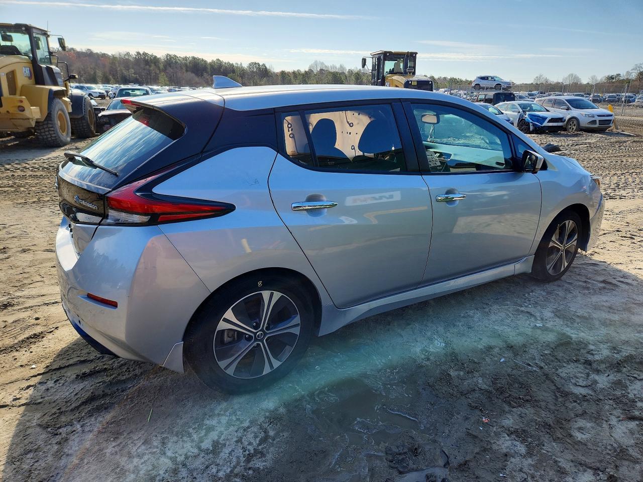 2020 NISSAN LEAF