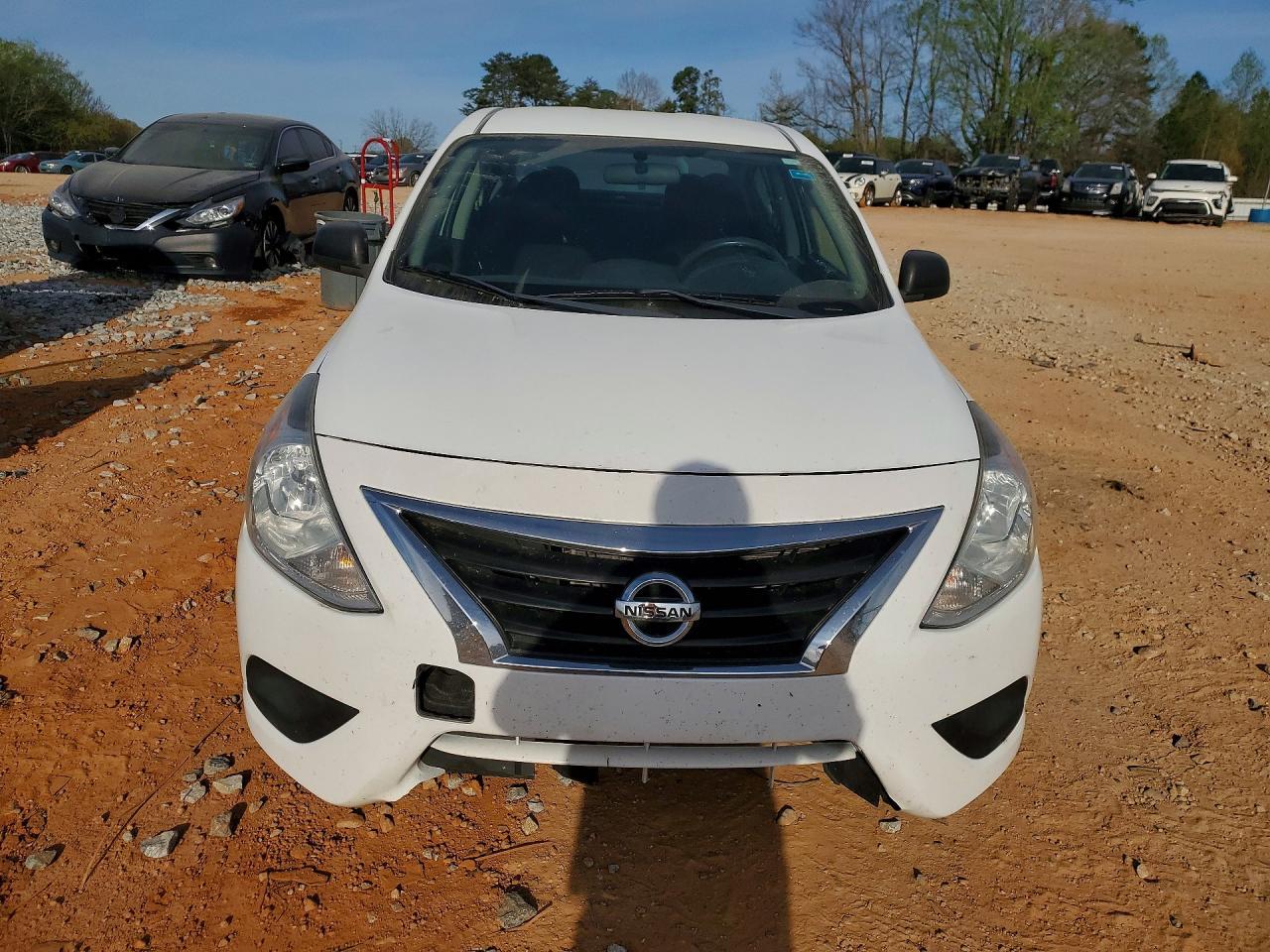 2015 NISSAN VERSA