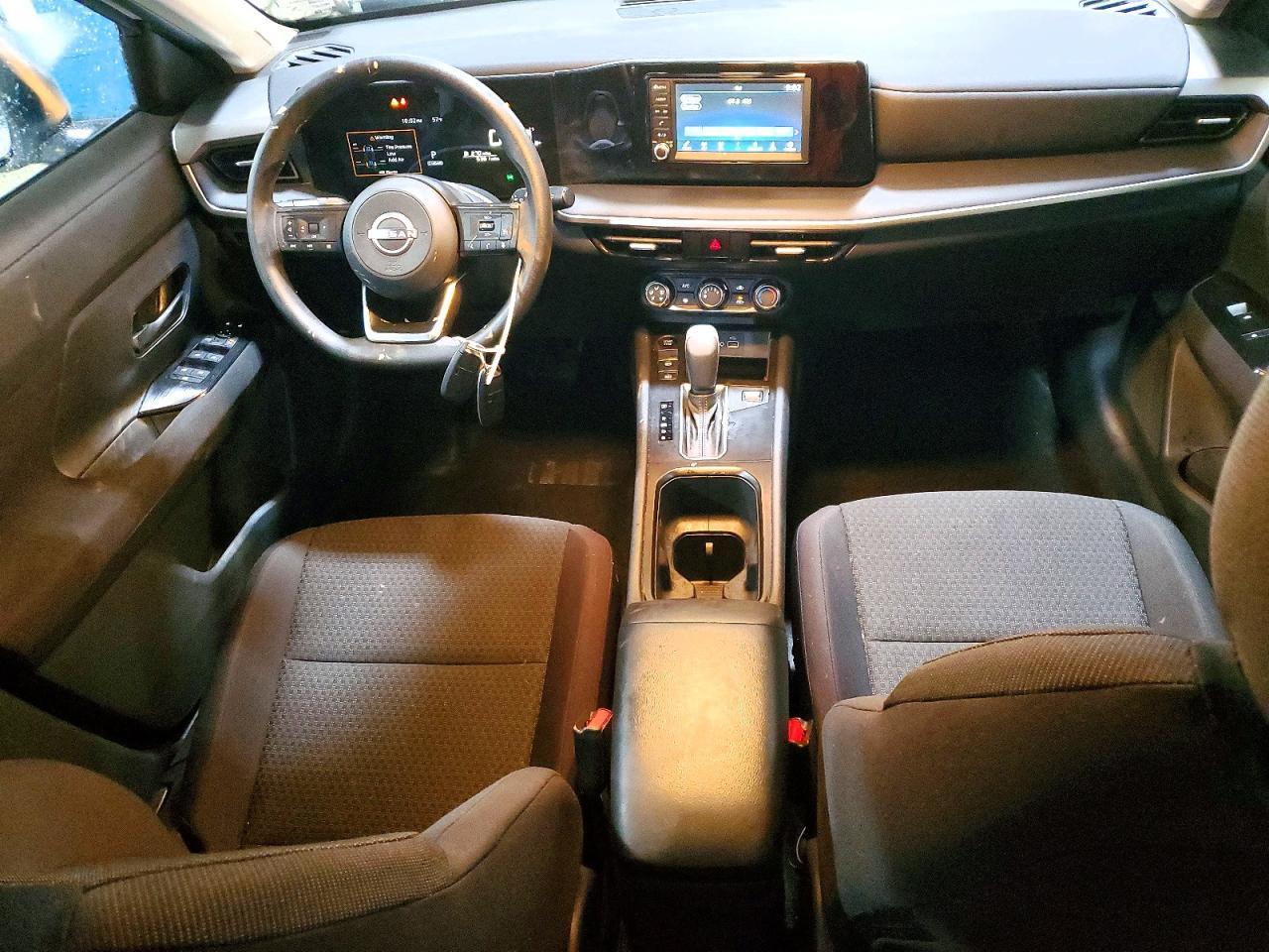2025 NISSAN KICKS