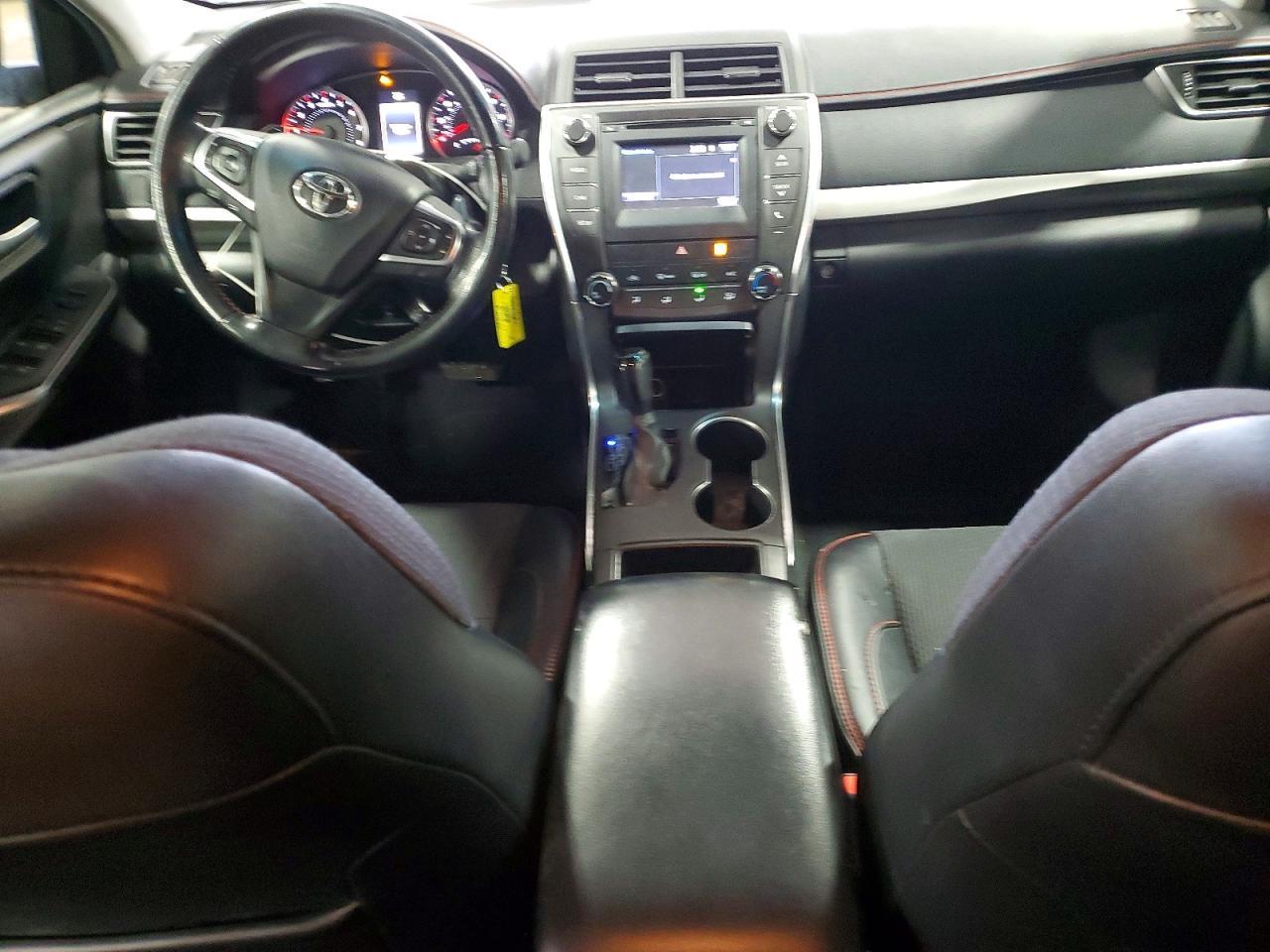 2016 TOYOTA CAMRY