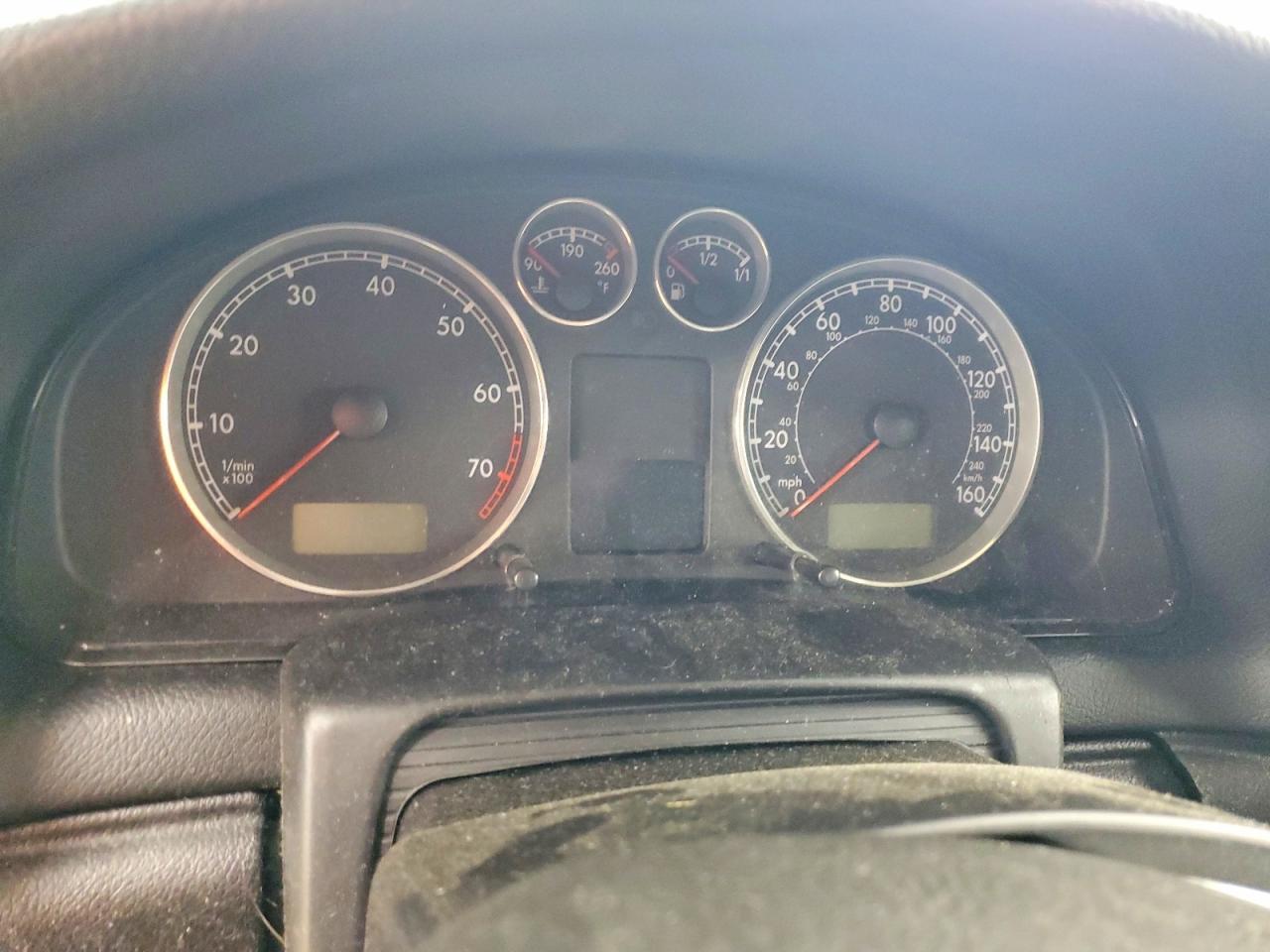 2004 VOLKSWAGEN Passat