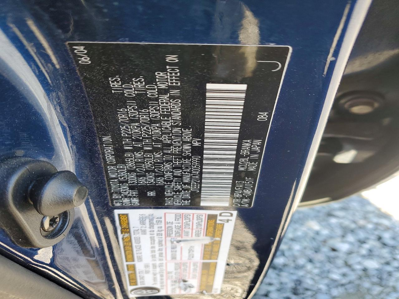 2004 TOYOTA HIGHLANDER
