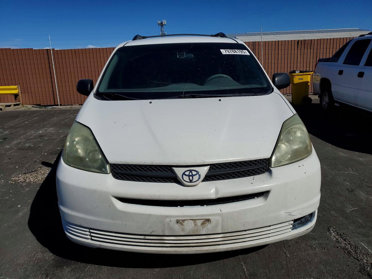 2004 TOYOTA SIENNA