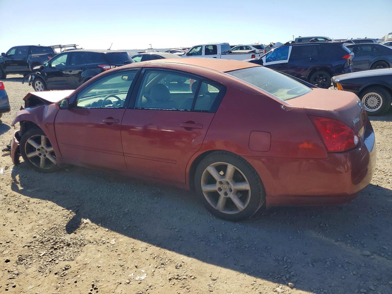2005 NISSAN Maxima
