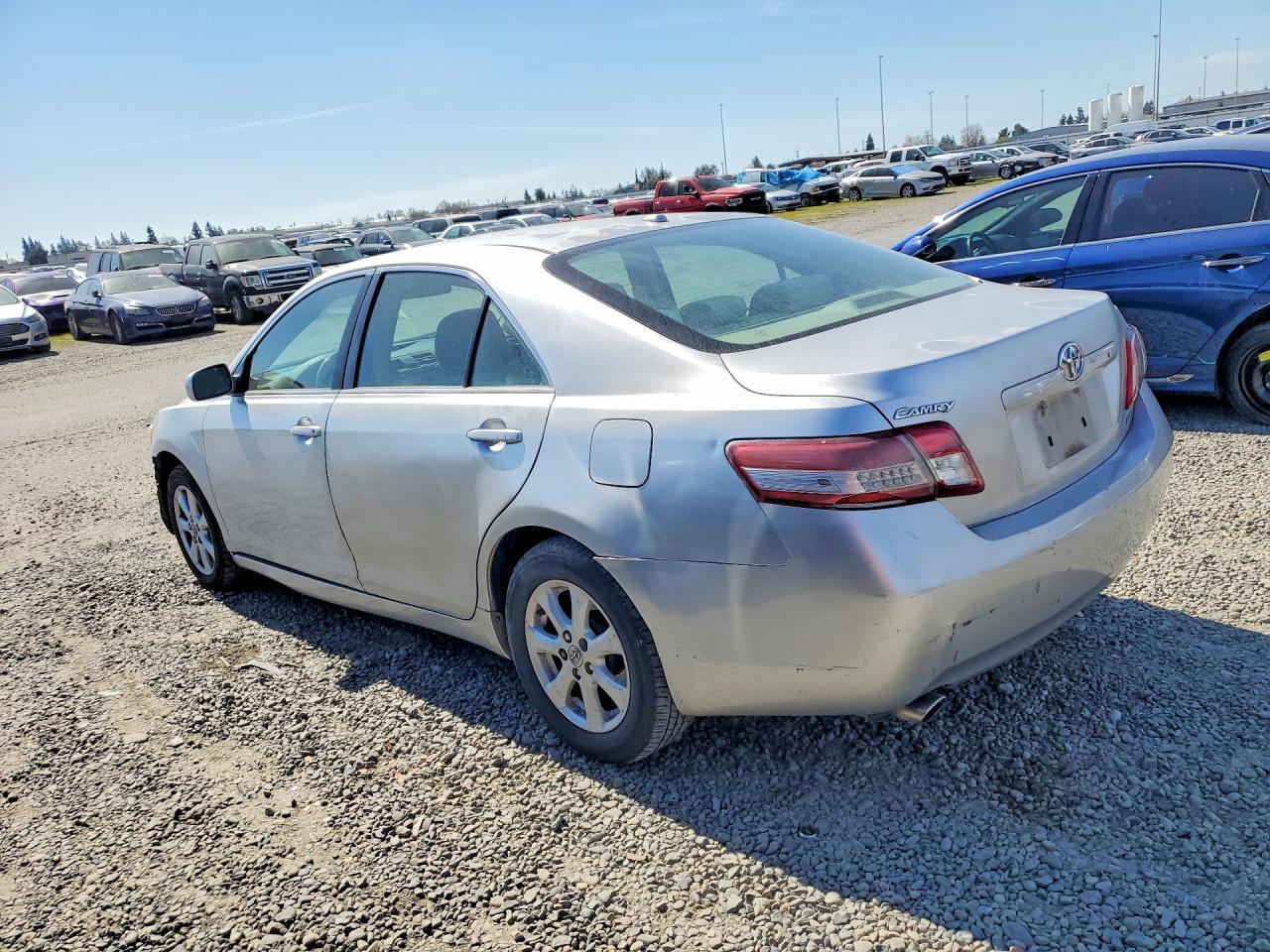 2011 TOYOTA CAMRY
