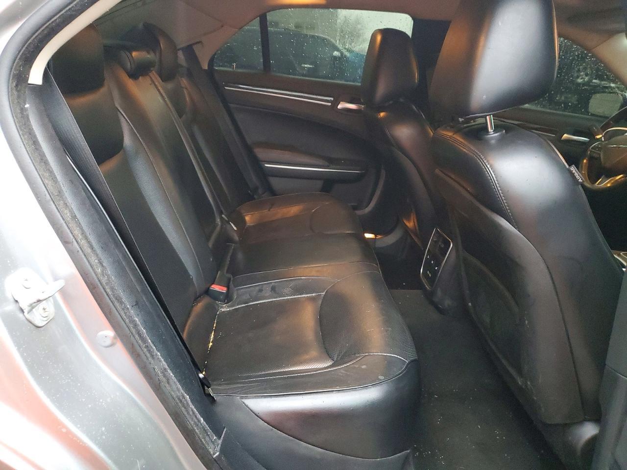 2016 CHRYSLER 300