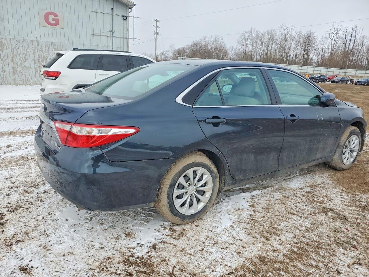 2015 TOYOTA CAMRY