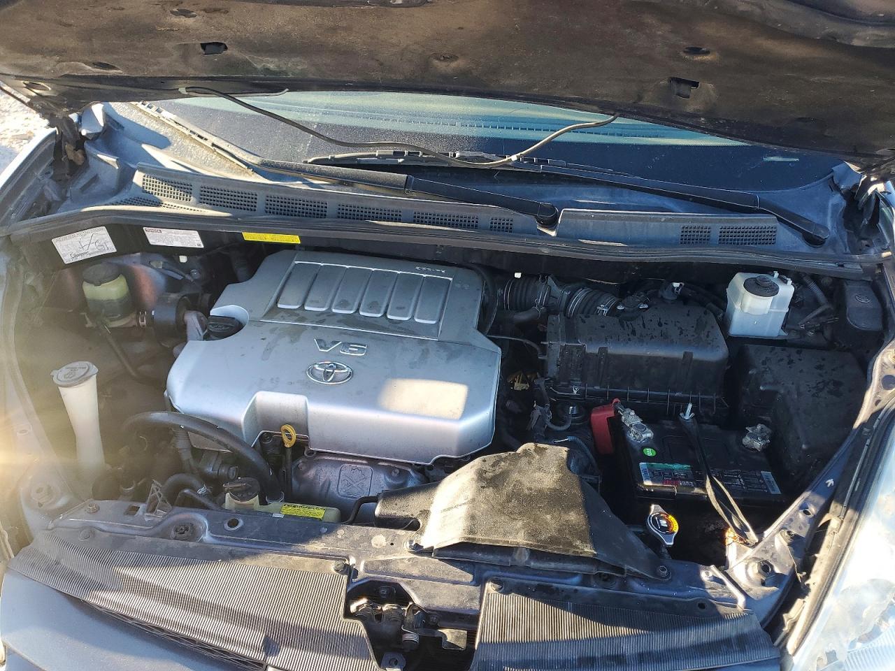 2009 TOYOTA SIENNA