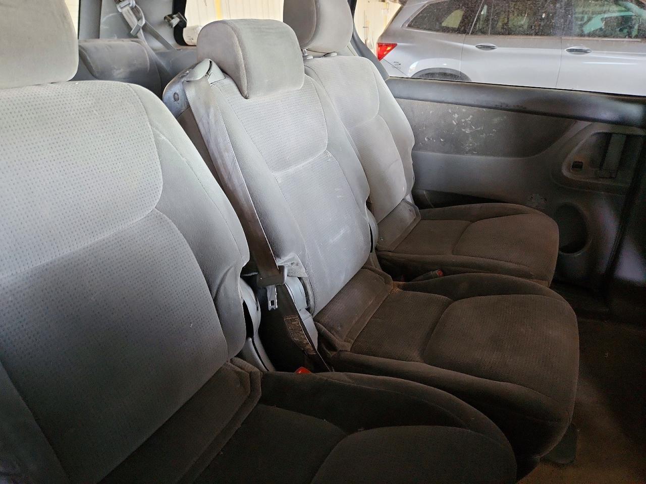 2005 TOYOTA SIENNA