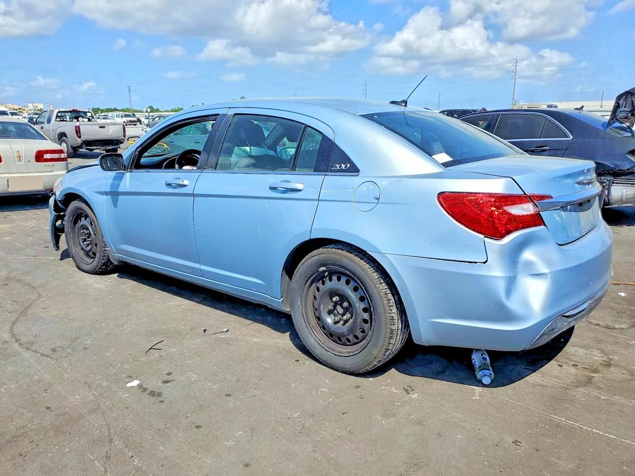 2013 CHRYSLER 200